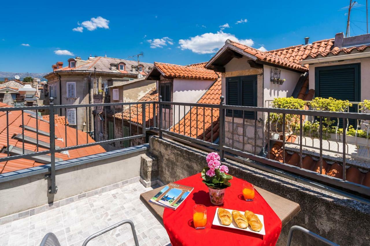 Rooftop City View Apartment In The Palace Walls سبليت المظهر الخارجي الصورة