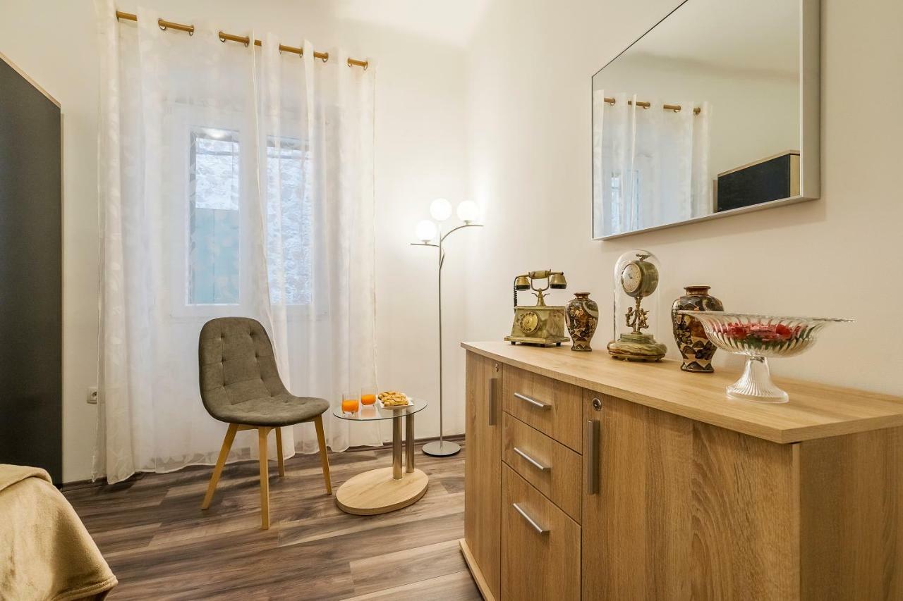 Rooftop City View Apartment In The Palace Walls سبليت المظهر الخارجي الصورة